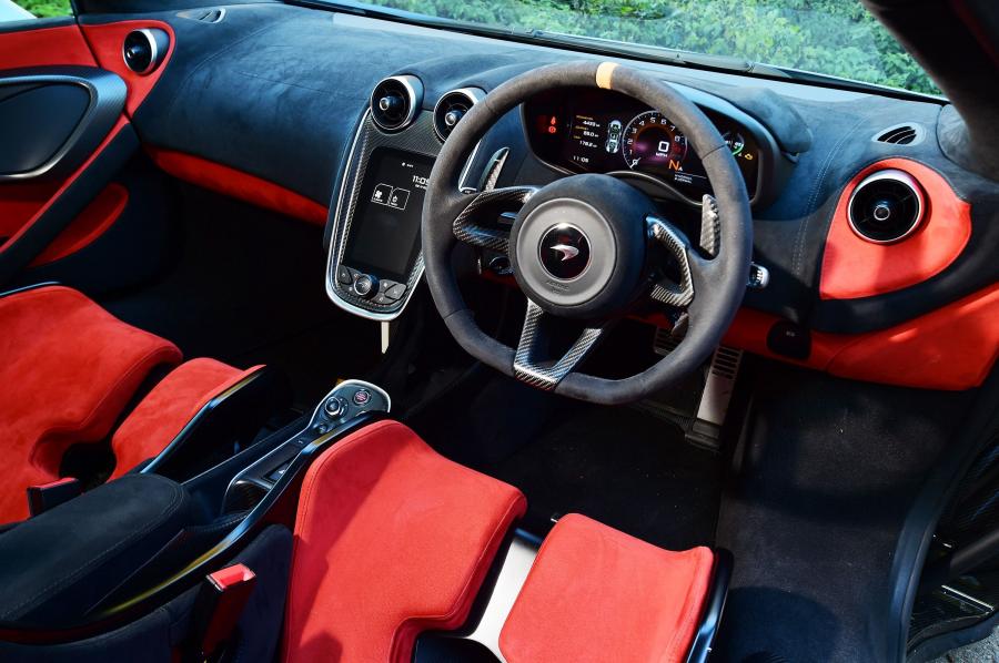 Торпедо McLaren 600LT 2018 года  (UK) (фото 8 из 18)
